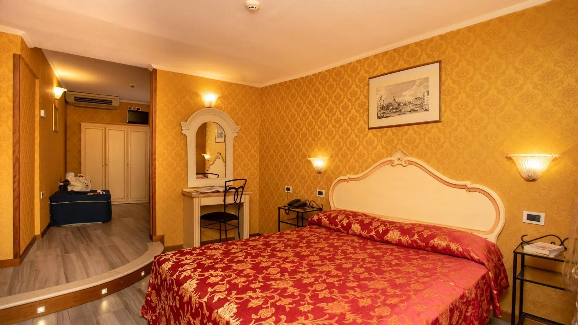 Hotel Tintoretto contacts