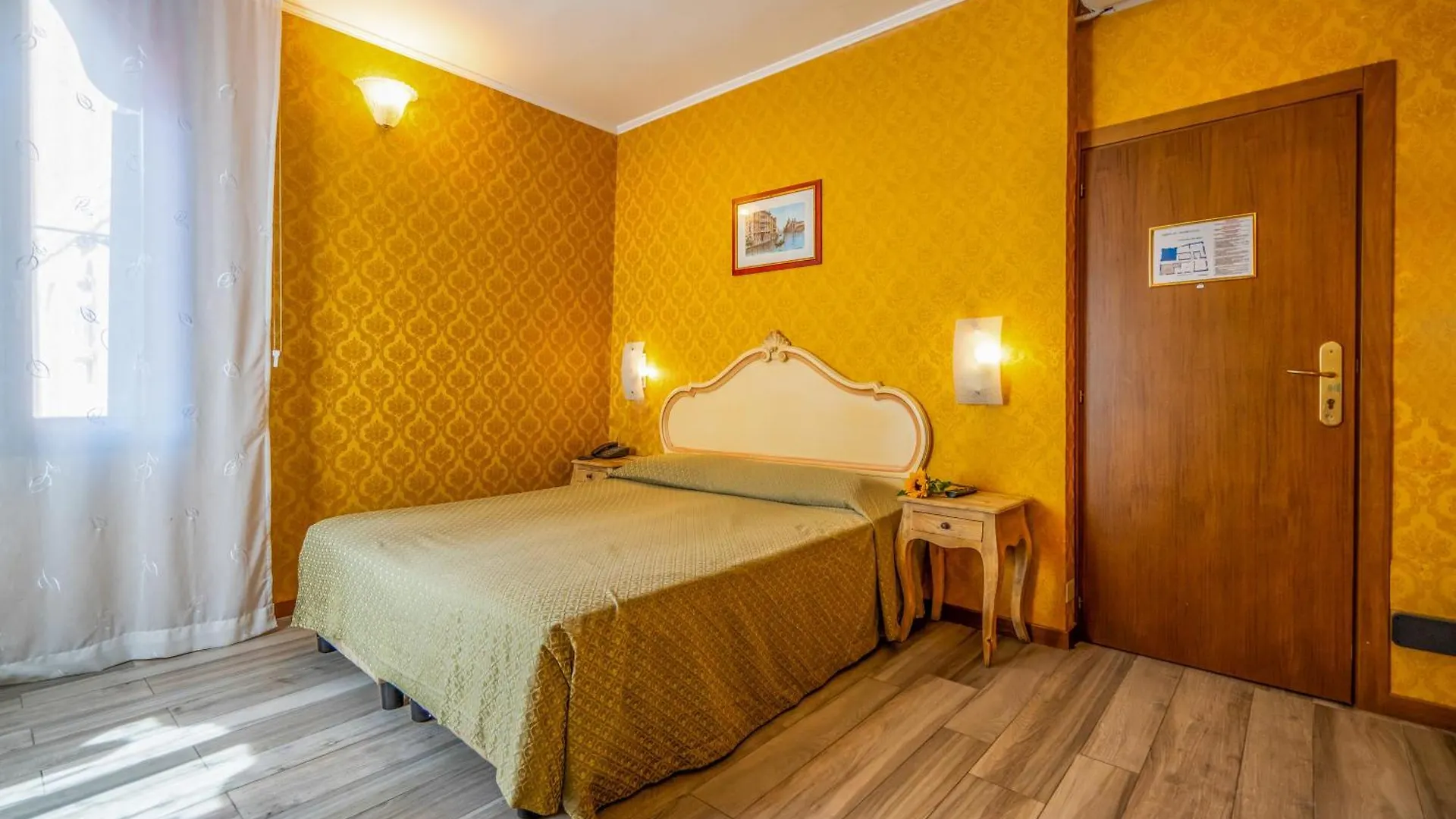 Hotel Tintoretto Venice 3*,  Italy